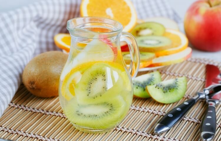 сангрия с бананом и киви (1)