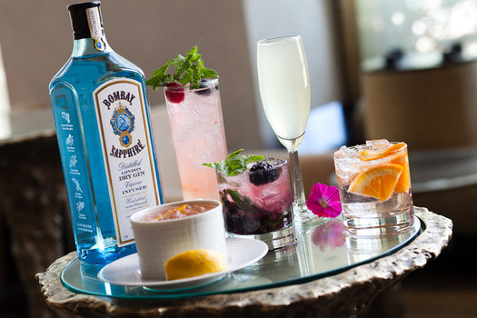 коктейли с бомбеем сапфир