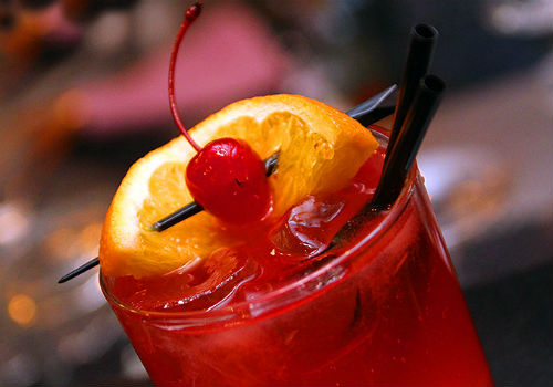 алкогольный коктейль с гренадином