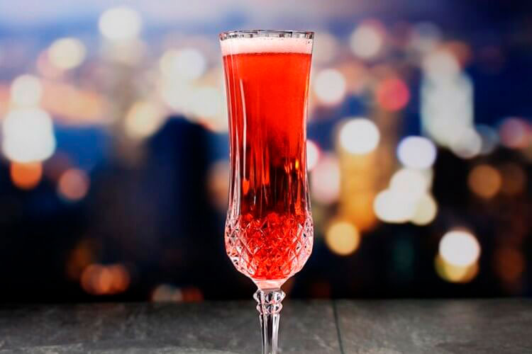 Кир рояль в фужере